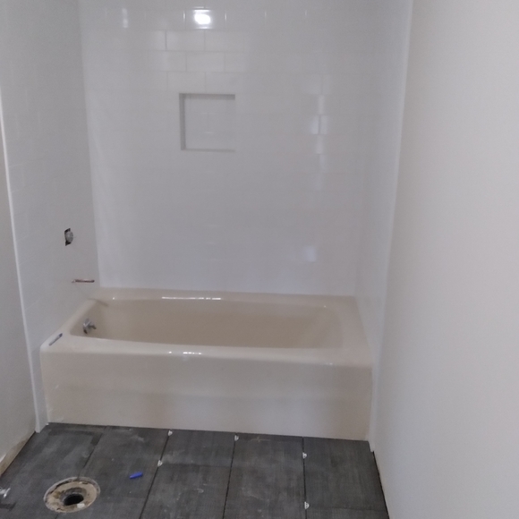 Tile installation - Picture 4 of 8